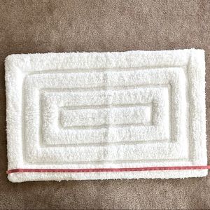 Large white, super fluffy, thick, white bath mat. 27x42”. NWOT